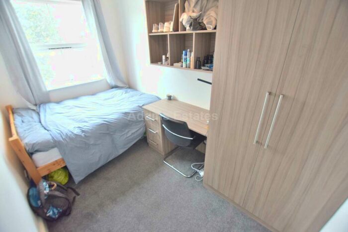 7 Bedroom End Of Terrace House To Rent In Erleigh Road, Reading, RG1