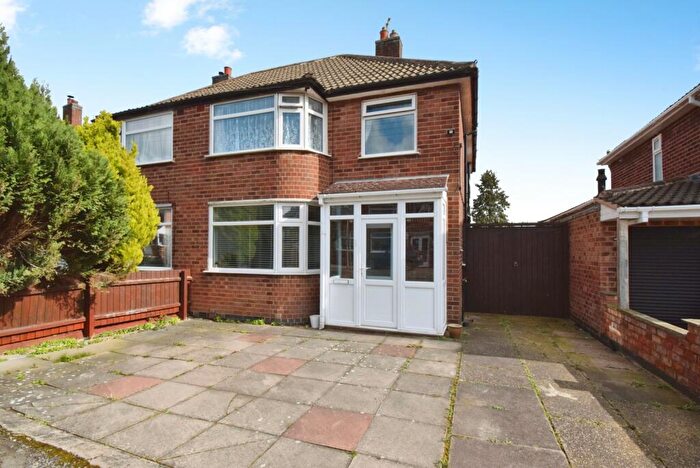 3 Bedroom Semi Detached House For Sale In Woodgate Drive, Leicester, Leicestershire, LE4