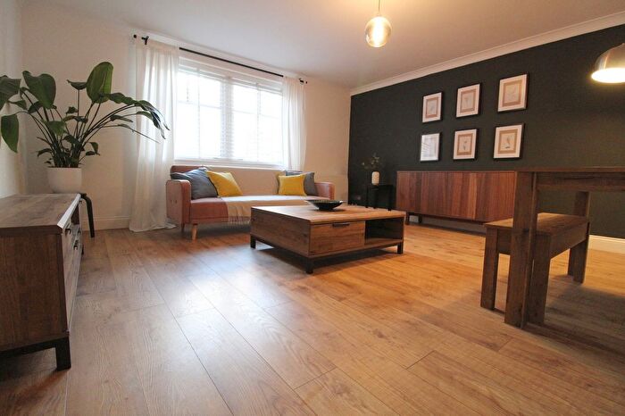 2 Bedroom Property To Rent In St. Andrews Square, Glasgow, G1