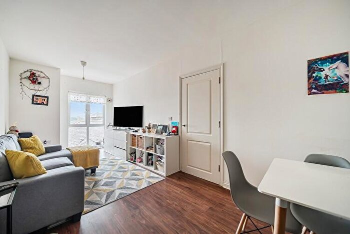 2 Bedroom Flat For Sale In Novello House, Slough, Greater London, SL2