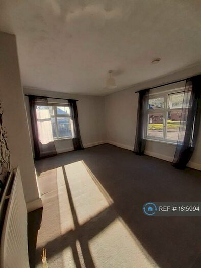 3 Bedroom Semi-Detached House To Rent In Arbury Road, Nuneaton, CV10