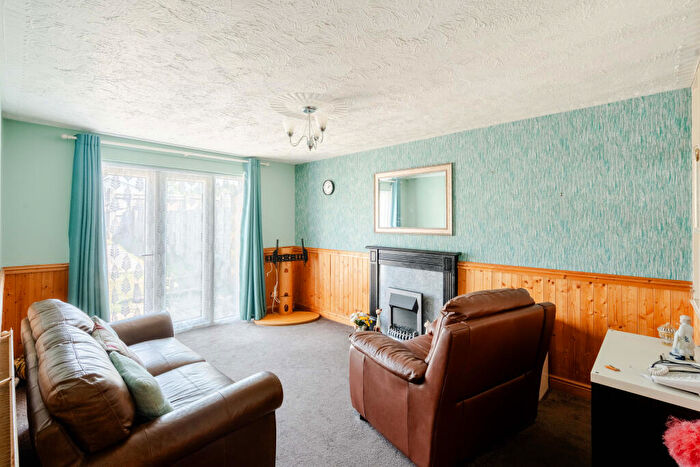 1 Bedroom Bungalow For Sale In Travers Close, Bristol, Bristol, BS4