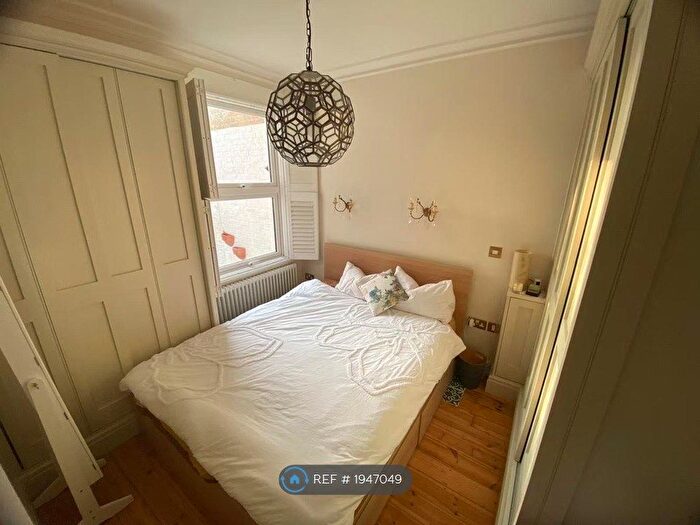 2 Bedroom Flat To Rent In Ealing Park Gardens, London, W5