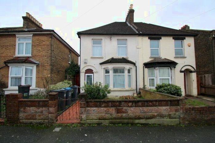 2 Bedroom Property To Rent In Livingstone Road, Thornton Heath, CR7