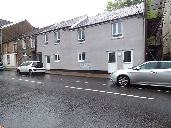 1 Bedroom Flat To Rent In High Street, Ogmore Vale, Bridgend ., CF32