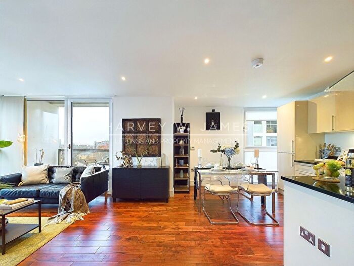 3 Bedroom Flat To Rent In Lanterns Way, Denison House, E14