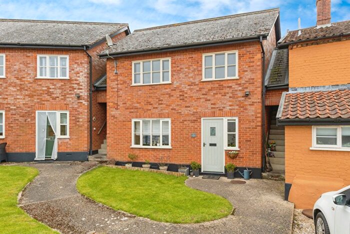 2 Bedroom Flat For Sale In Norwich Street, Hingham, Norwich, NR9