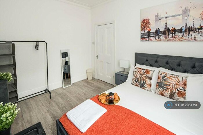 4 Bedroom Semi-Detached House To Rent In Chatfield Road, Croydon, CR0