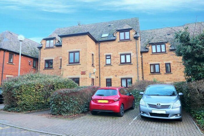 1 Bedroom Flat To Rent In Farrans Court, Kenton, HA3