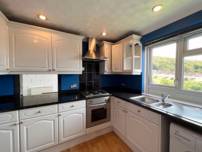 3 Bedroom Flat To Rent In Craven Road, Brighton, BN2