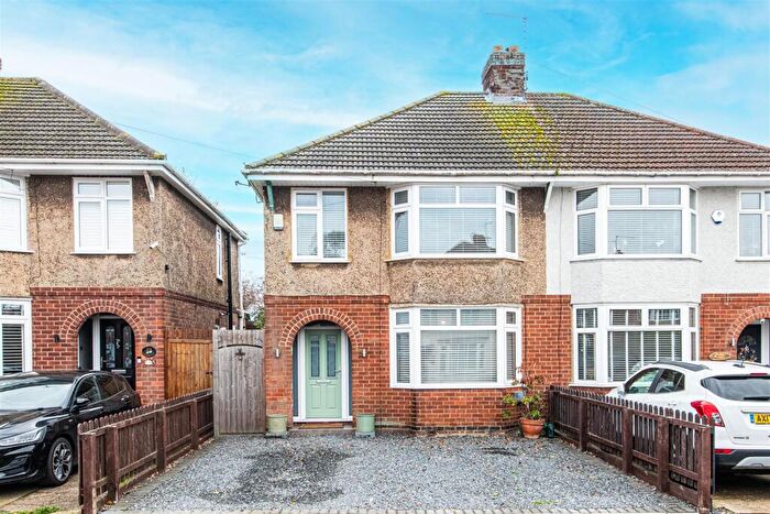 3 Bedroom Semi Detached House To Rent In Woodlands Avenue, Corby, NN17