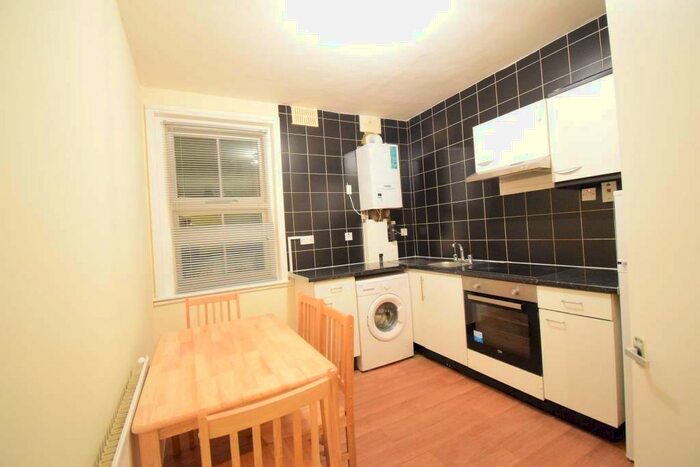 4 Bedroom Flat To Rent In Grundy Street, London, E14