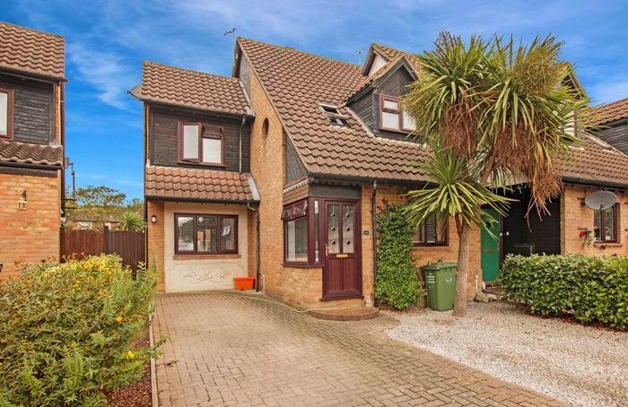 3 Bedroom Terraced House To Rent In Acorn Place, Langdon Hills, Basildon, SS16