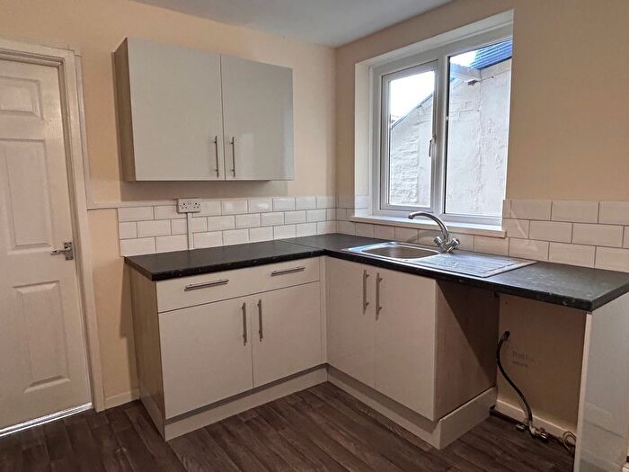 2 Bedroom Flat To Rent In Helens Road, Penrhiwtyn, Neath, SA11