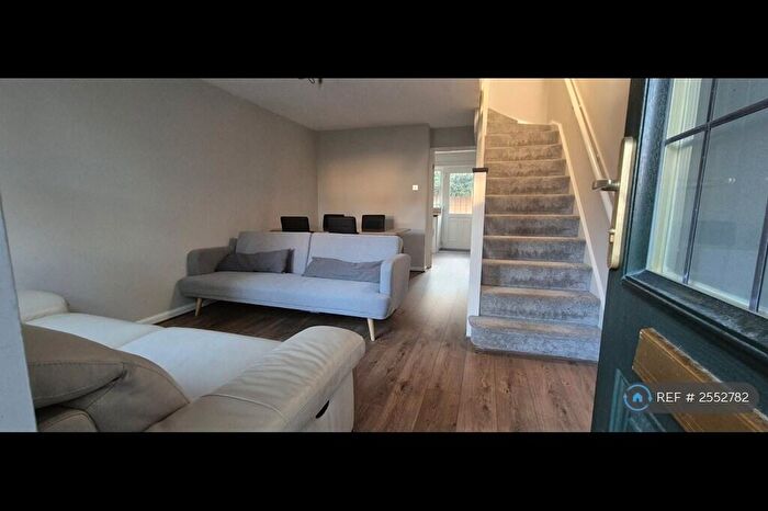 2 Bedroom Terraced House To Rent In Hunters Place, Newcastle Upon Tyne, NE2