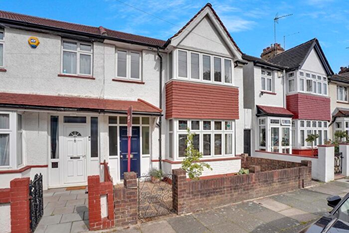 3 Bedroom End Of Terrace House For Sale In Embleton Road, Lewisham, London, SE13
