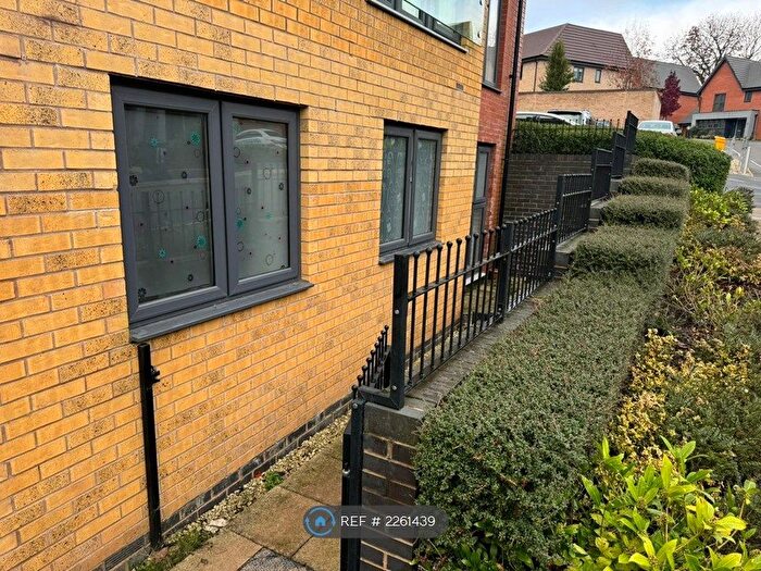 2 Bedroom Flat To Rent In New House Farm Drive, Birmingham, B31