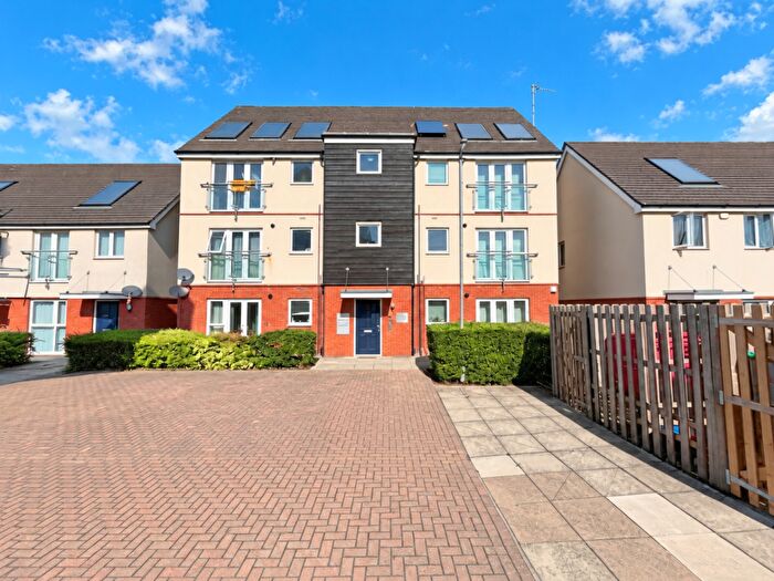 1 Bedroom Apartment For Sale In Digby Close, Luton, Bedfordshire, LU4