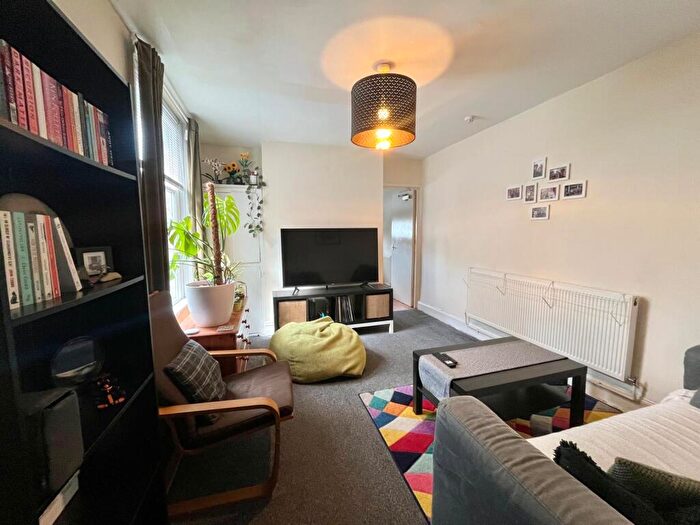 2 Bedroom Apartment To Rent In Claude Road, Cardiff, CF24