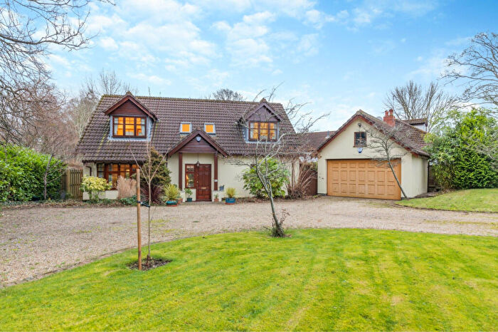 4 Bedroom Detached House For Sale In Station Road, Nailsea, BS48