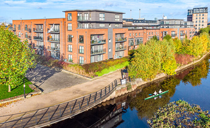 2 Bedroom Flat For Sale In Aire Quay, Leeds, LS10