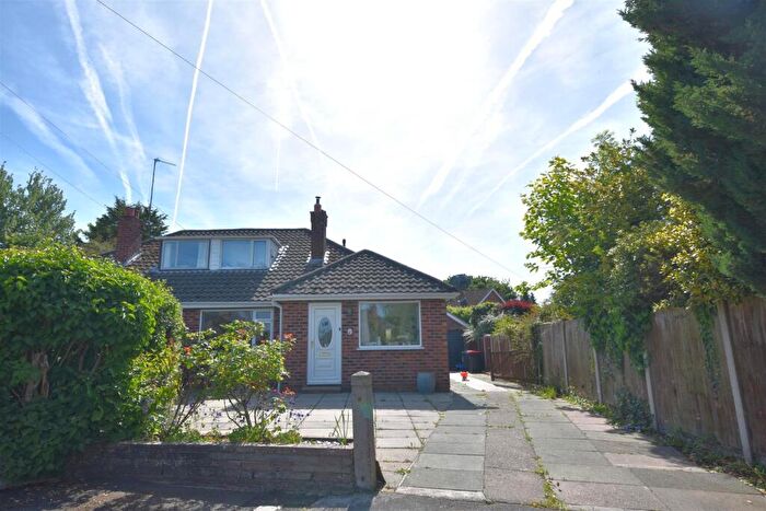 3 Bedroom Semi-Detached Bungalow For Sale In Moorside Avenue, Parkgate, Neston, CH64