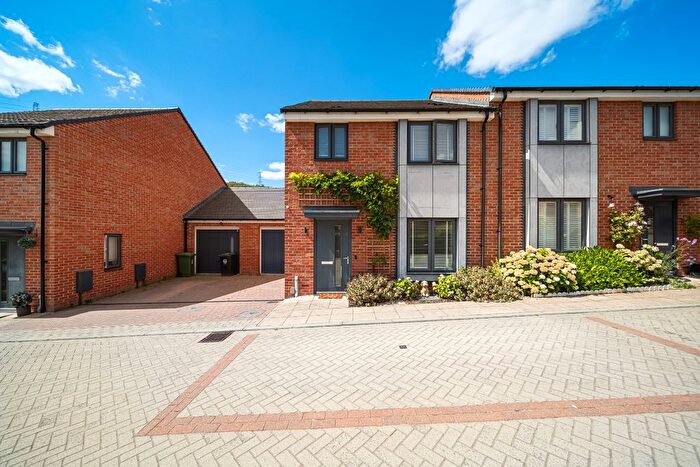 3 Bedroom Semi-Detached House For Sale In Ovens Road, Castle Hill, Ebbsfleet Valley, Swanscombe, Kent, DA10