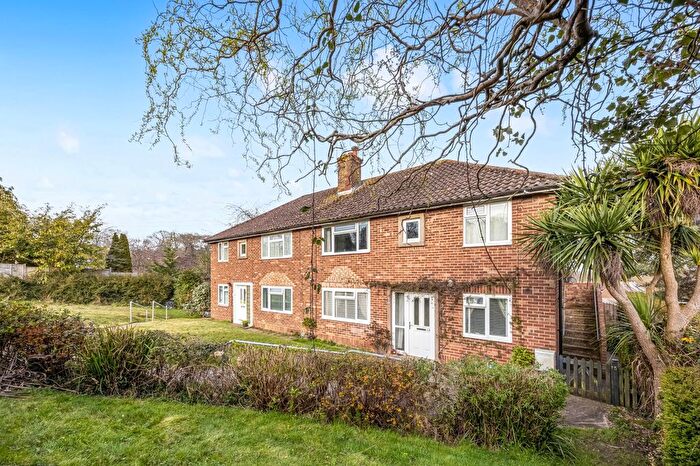 2 Bedroom Flat For Sale In Jarvis Road, Arundel, BN18