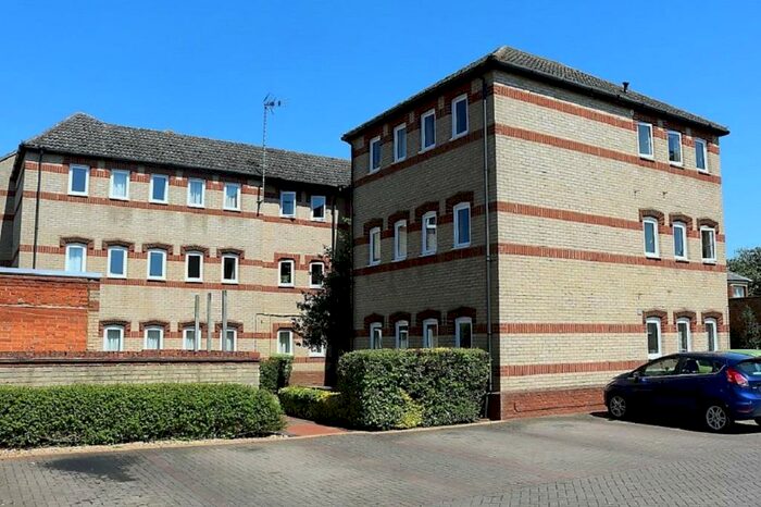 2 Bedroom Flat To Rent In Bridge Street, Thrapston, Kettering, NN14