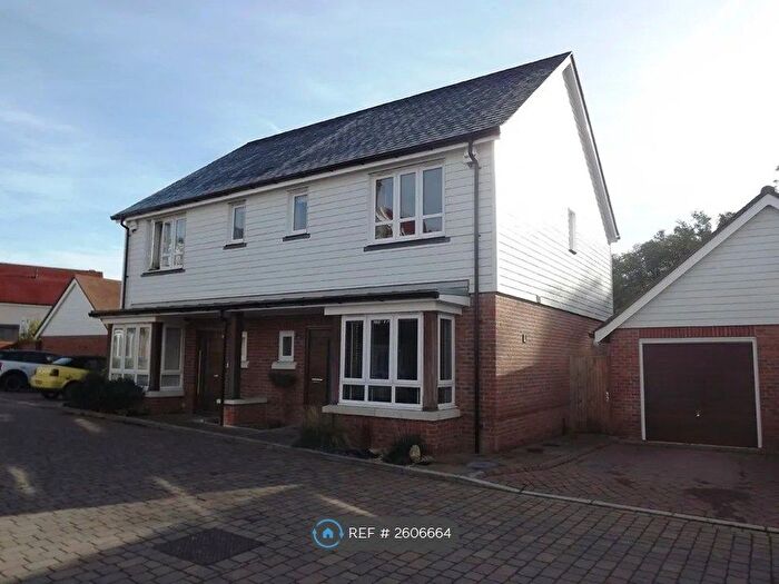 3 Bedroom Semi-Detached House To Rent In Foxtails, Fleet, GU51