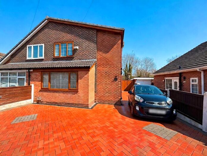 3 Bedroom Semi Detached House For Sale In Cambridge Road, Failsworth, Manchester, M35