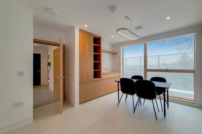 3 Bedroom Detached House To Rent In Hillside Road, Streatham Hill, London, SW2