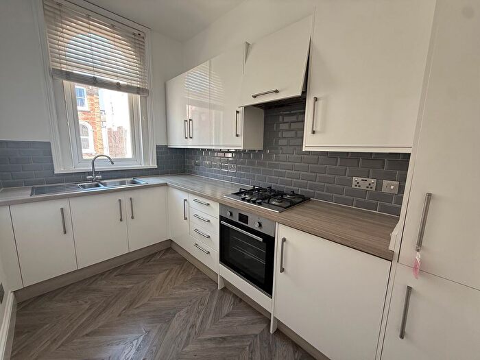 1 Bedroom Flat To Rent In Shaftesbury Road, Southsea, PO5