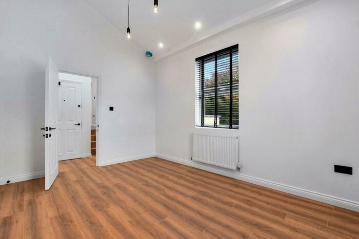 3 Bedroom Apartment To Rent In Salisbury Road, London, N4