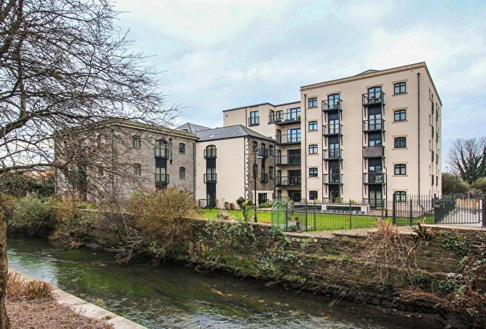 2 Bedroom Apartment To Rent In Edward England Wharf, Lloyd George Avenue, Cardiff Bay, CF10
