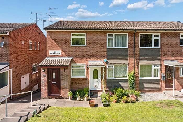 2 Bedroom Flat For Sale In Carrington Road, High Wycombe, HP12