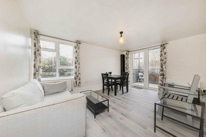 1 Bedroom Flat To Rent In Limerick Close, London, SW12