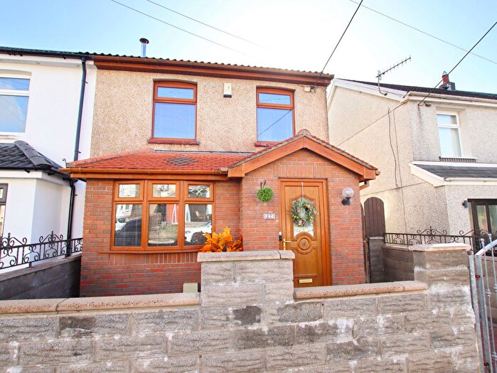 4 Bedroom Semi-Detached House For Sale In Oak Street, Gilfach-Goch, CF39