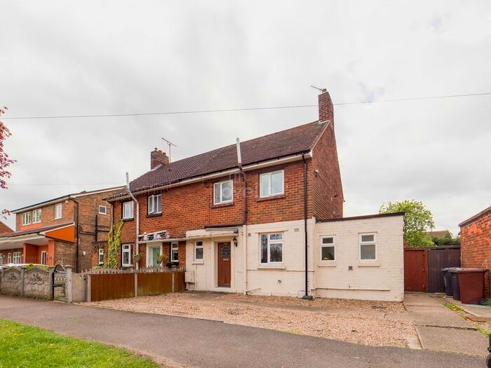 2 Bedroom Semi-Detached House To Rent In De Wint Avenue, Lincoln, LN6