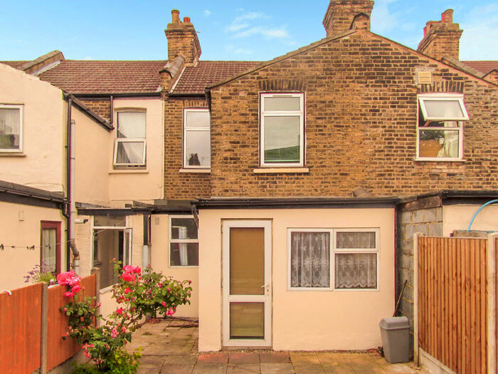 3 Bedroom Terraced House To Rent In Stratford, London, E15