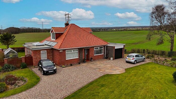 3 Bedroom Detached House For Sale In Porritt Lane, Irton, YO12