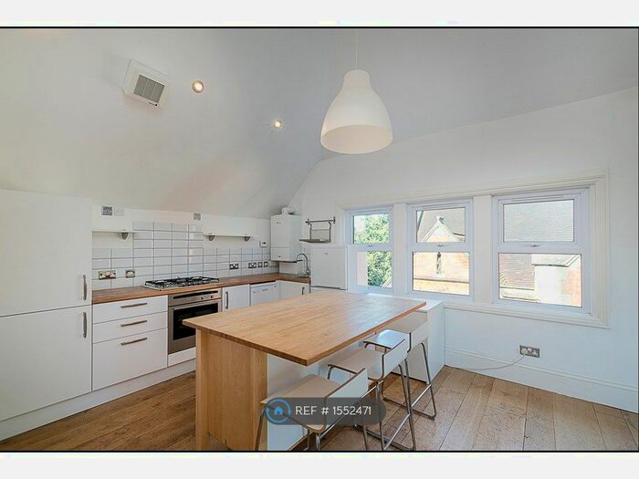 2 Bedroom Flat To Rent In Croham Road, South Croydon, CR2