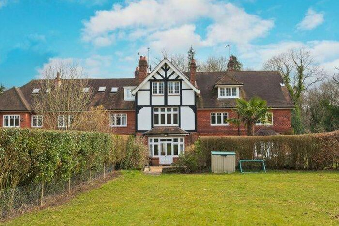 4 Bedroom Property To Rent In Seven Hills Road, Cobham, KT11