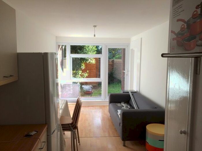 4 Bedroom Flat To Rent In Berkeley Walk, Finsbury Park, London, N7