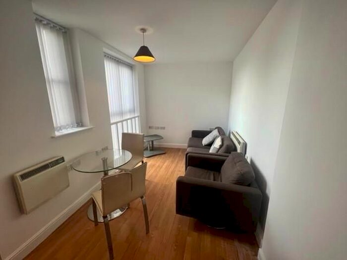 1 Bedroom Flat To Rent In The Corner House, Godwin Street, Bradford, BD1