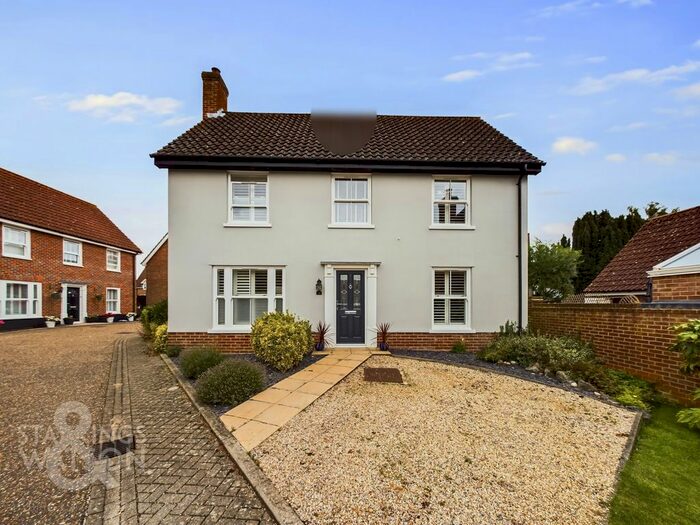 3 Bedroom Detached House To Rent In Muir Drive, Hingham, Norwich, NR9