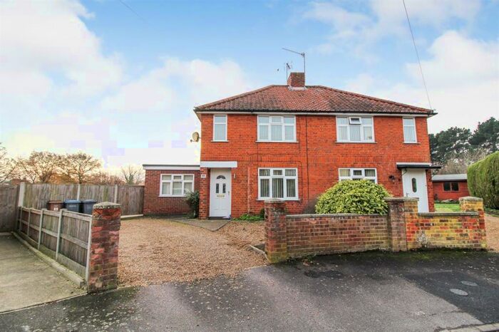 3 Bedroom Semi Detached House To Rent In Warwick Avenue, Woodbridge, IP12