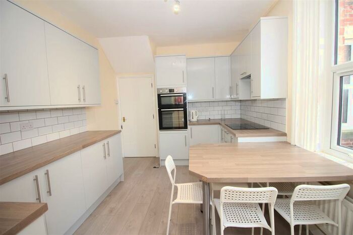 6 Bedroom Terraced House To Rent In Devonshire Place, Jesmond, Newcastle Upon Tyne, NE2