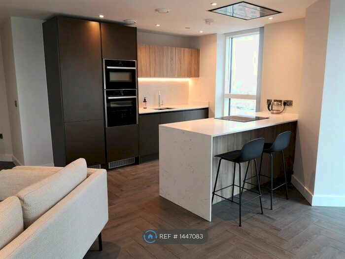 3 Bedroom Flat To Rent In Chester Road, Manchester, M15