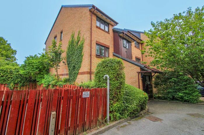 1 Bedroom Flat To Rent In Redgrave Close, Croydon, CR0